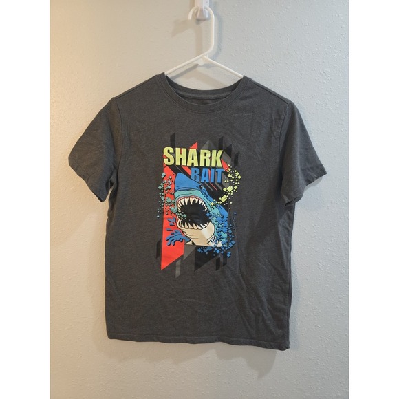 Boys Cat & Jack Short-sleeved T Shirt Size Large (12/14) Shark Bait - Picture 1 of 6
